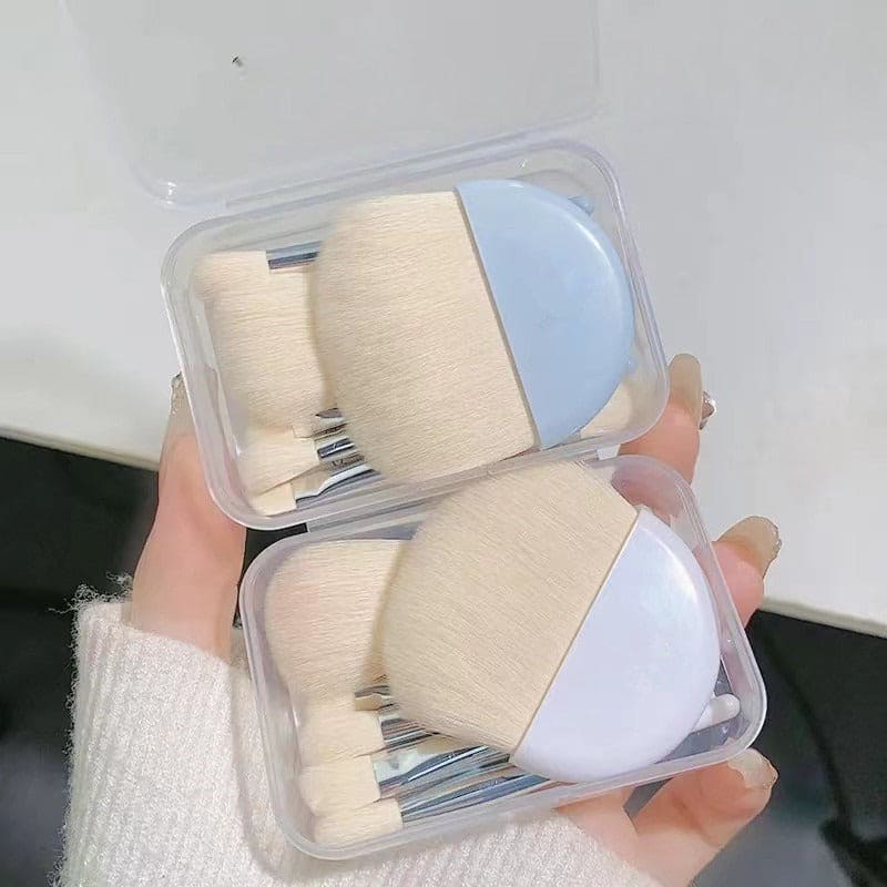 Set Of 4 Candy Makeup Brush Set, Portable Traveling Makeup Brush Set, Beauty Foundation Eye Shadow Tool Makeup Brush Set, Cosmetic Brushes Kit with PVC Case Set Of 4 Candy Makeup Brush Set, Portable Traveling Makeup Brush Set, Beauty Foundation Eye Shadow Tool Makeup Brush Set, Cosmetic Brushes Kit with PVC Case